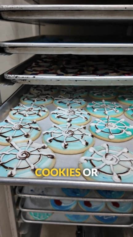 Come in for any occasion and get some custom treats! #cookiesofinstagram #cakear…