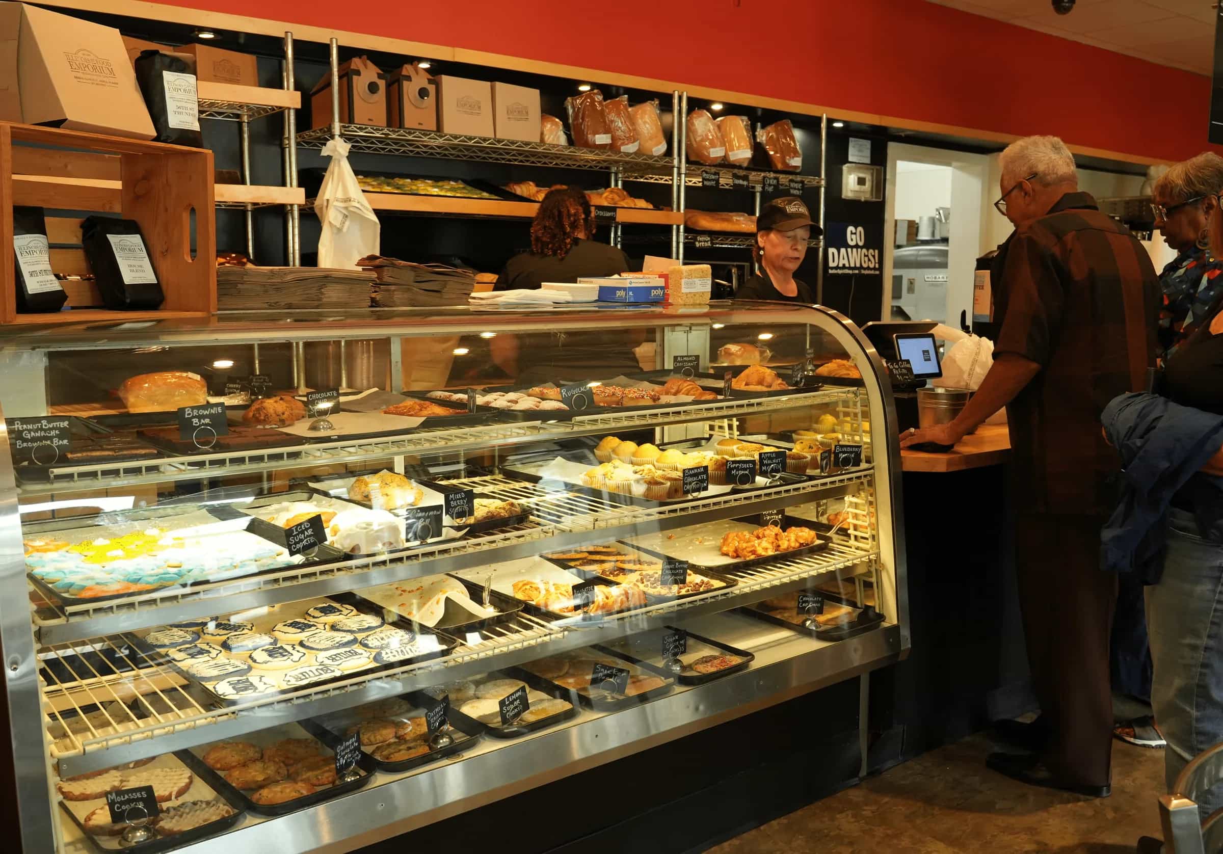Dessert case